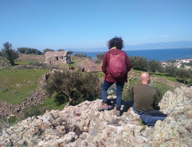 Cunda daki bazalt s&uuml;tunlar turistlerin ilgi odağı oldu 2