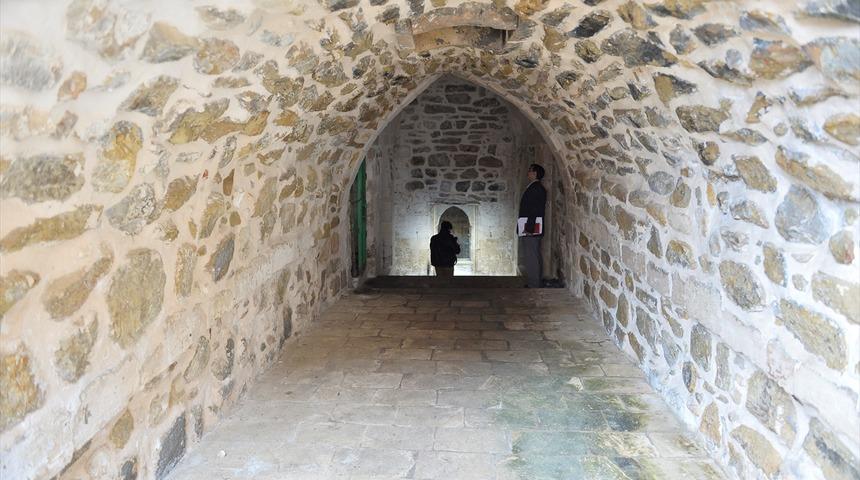 Duvar yıkılınca 600 yıllık tarih ortaya çıktı!