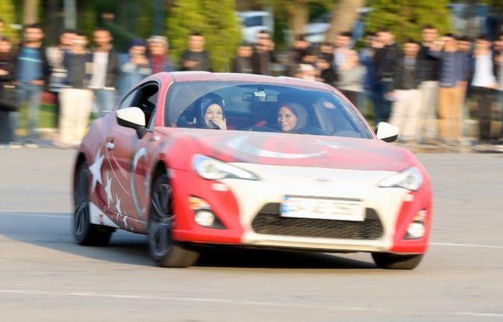 Burcu Çetinkaya Bucak neden başörtüsünü çıkardığını açıkladı  G1