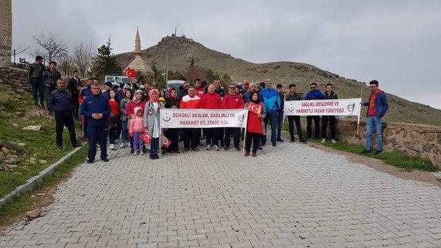 Develi Belediyesi ve İlçe Sağlık Müdürlüğü Doğa yürüyüşü düzenledi