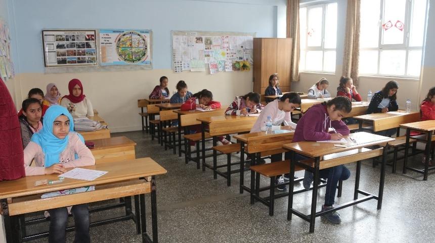 Ortaokul &ouml;ğrencileri Seyir-i Nebi yarışmasına katıldı