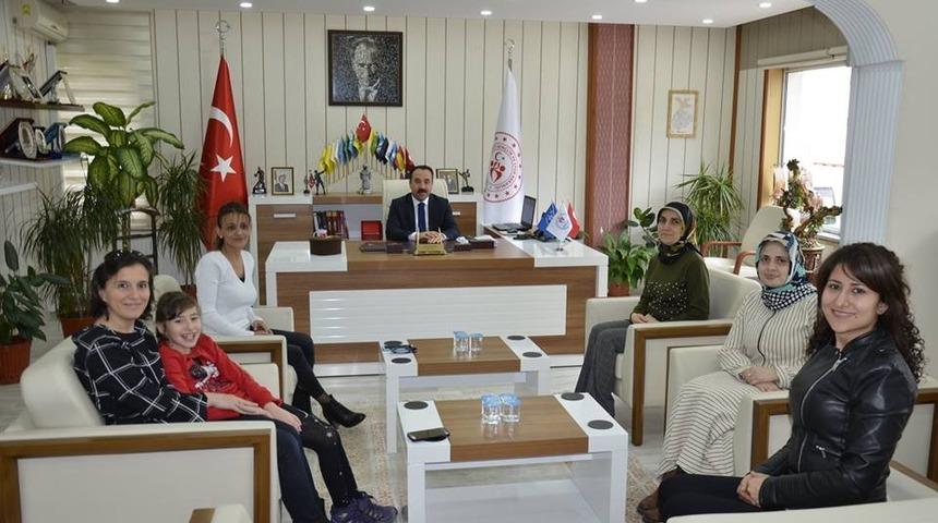 &Ouml;zel &ccedil;ocukların annelerinden İl M&uuml;d&uuml;r Yıldız&rsquo;a ziyaret