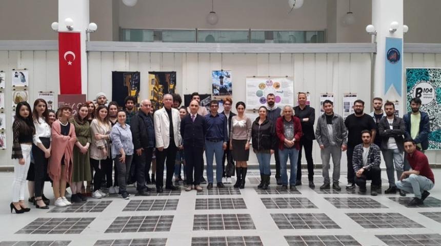 DP&Uuml;&rsquo;n&uuml;n Grafik Tasarım &Uuml;r&uuml;nleri sergisi