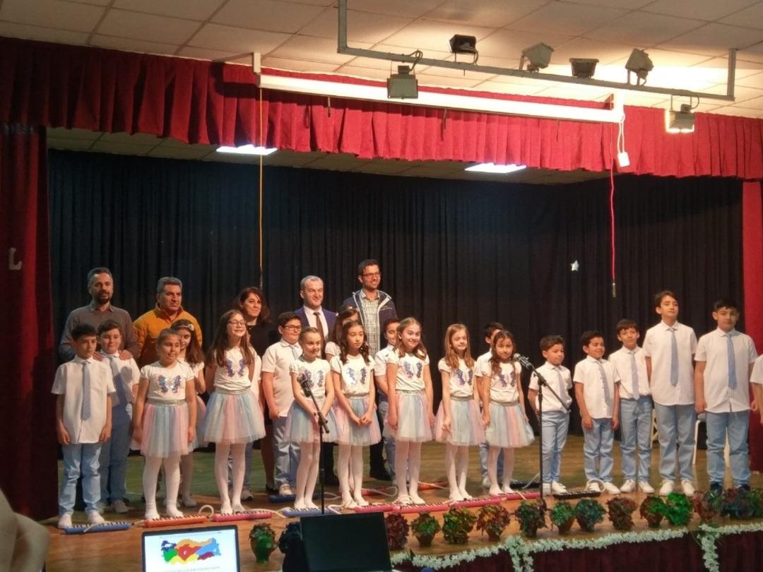 Minik ellerden b&uuml;y&uuml;k dokunuşlar