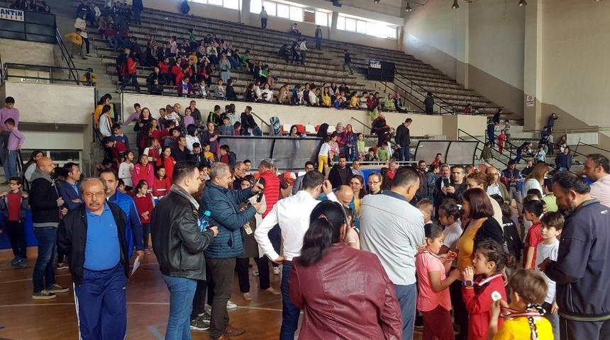 Nazilli&rsquo;de &ccedil;ocuk oyunları şenliği &ouml;d&uuml;l t&ouml;reni ile sona erdi