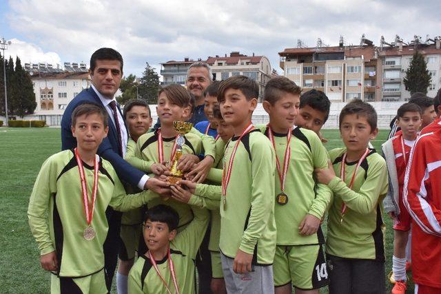 Okul Sporları Küçük Erkekler Futbol İl Birinciliği Sona Erdi.