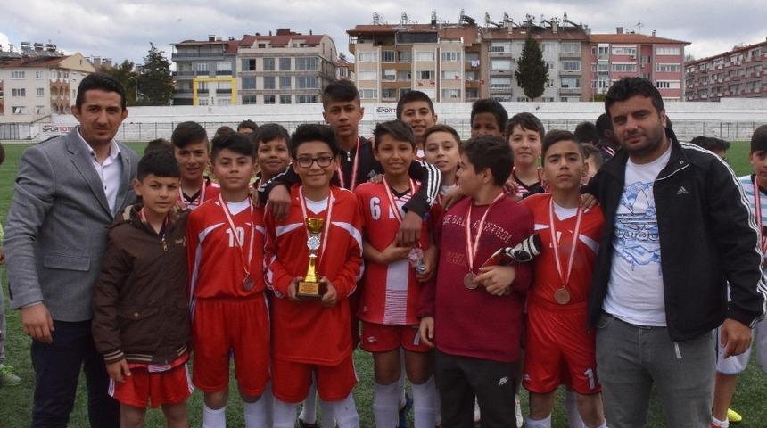Okul Sporları K&uuml;&ccedil;&uuml;k Erkekler Futbol İl Birinciliği Sona Erdi.