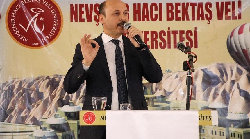 T&uuml;rk Eğitim-Sen Genel Başkanı Talip Geylan, "&Ccedil;alışanların insanca yaşayabileceği bir &uuml;cret istiyoruz"