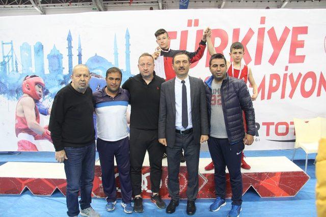 Okul Sporları Gençler-B Türkiye Boks Şampiyonası Mersin’de yapıldı