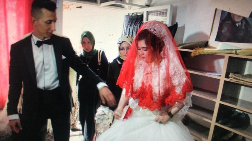 Fanatik damat, düğünden çıkıp maç izlemeye gitti  