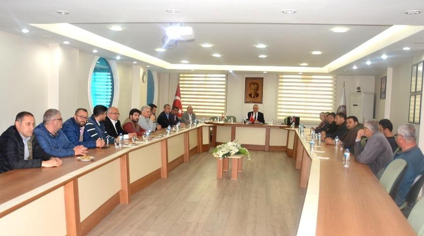 S&uuml;t &uuml;reticileri ve besiciler sekt&ouml;r&uuml;n sorunlarını tartıştı