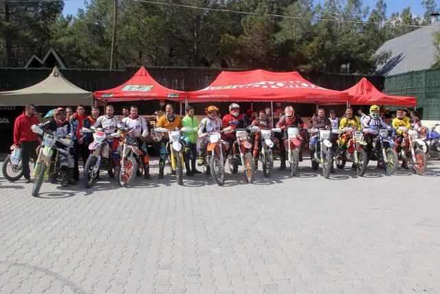 Kanyon Ekstrem Festivali motokros gösterileriyle başladı