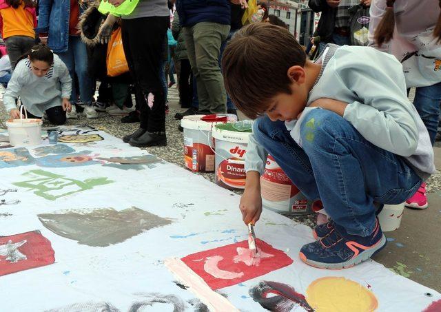 7. Geleneksel Çocuk Şenliği dev boyama etkinliği ile başladı