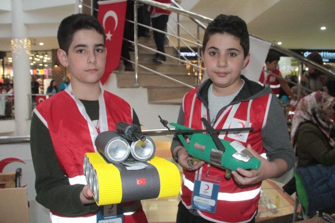 Atık malzemeler, oyuncağa d&ouml;n&uuml;şt&uuml;