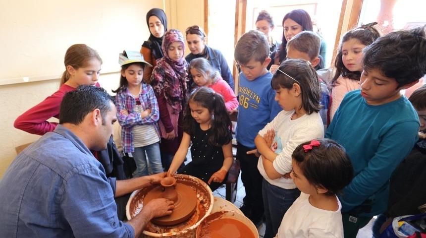Kepez&rsquo;den 23 Nisan hediyesi Anadolu &Ccedil;ocuk K&ouml;y&uuml;