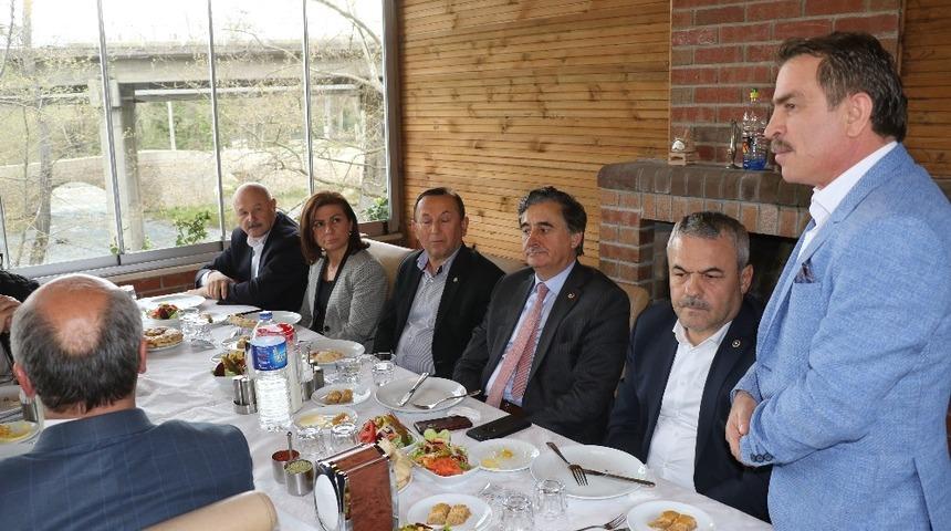 Alkışla Derneği ve Ova köyleri muhtarları milletvekilleriyle bir araya geldi