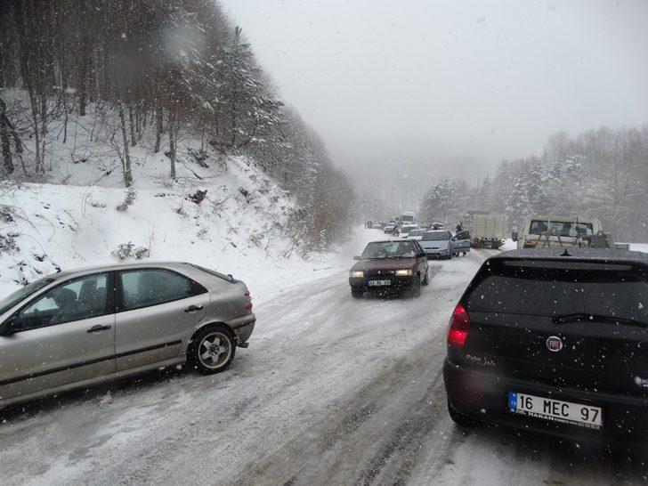 Kütahya'da araçlar saatlerce yolda kaldı G5