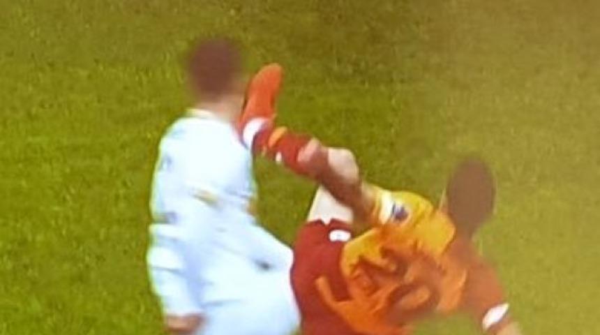 Galatasaray-Kayserispor maçına damga vuran pozisyon