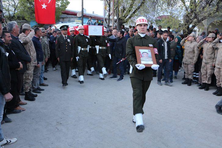 Türkiye şehitlerine ağlıyor! G4