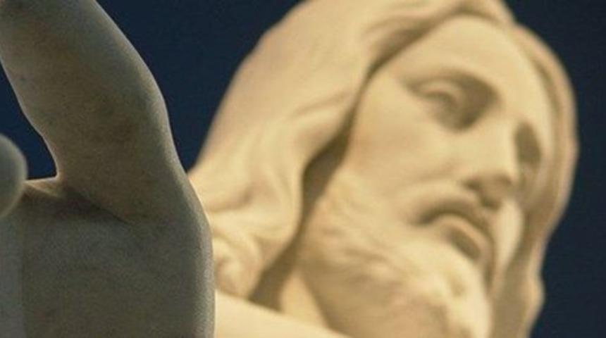 Okulda skandal!  'Kıyametten konuşalım' deyip Hz İsa'nın ruhunun içine girdiğini söyledi!