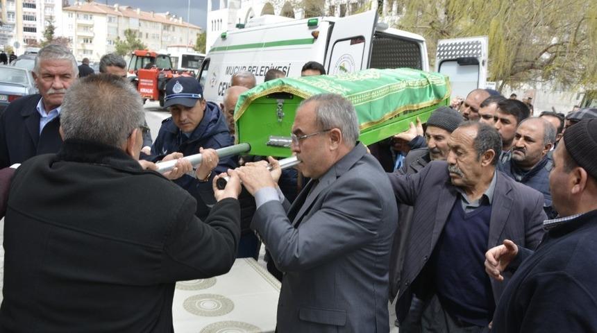 Eski,Mucur İl&ccedil;e Belediye Başkanı Arslan, son yolculuğuna uğurlandı