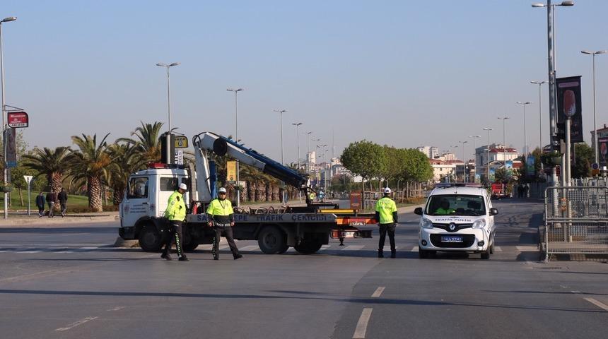 İstanbul'da Maltepe Sahil Yolu çift yönlü olarak trafiğe kapatıldı