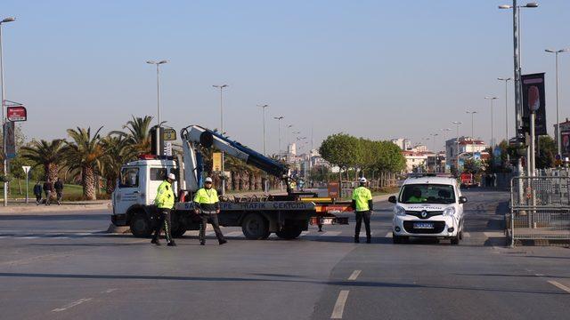 Miting nedeniyle sahil yolu trafiğe kapatıldı