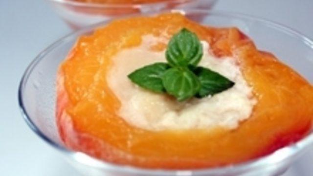 Badem Likörlü Şeftali Tatlısı