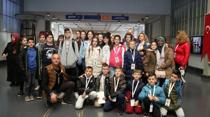 Yabancı çocuklar, Bilim Merkezi’ni gezdi