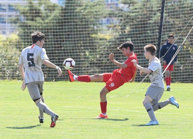 Antalyaspor U15 Takımı Gençlik Turnuvası’nda