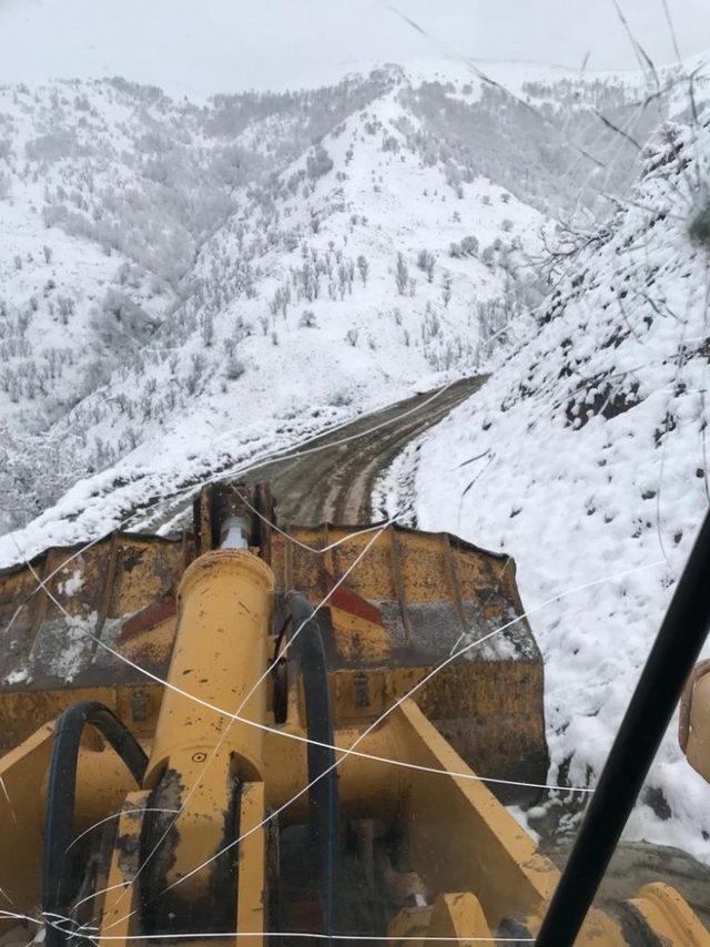 Sason’da kar ve heyelan nedeniyle hastaya 7 saatte ulaşılabildi