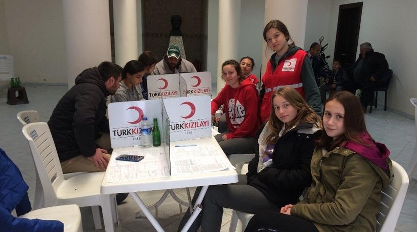 Kan vermek i&ccedil;in yarıştılar