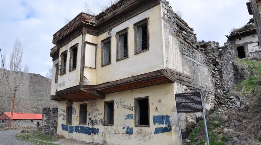 Tarihi Ahmet Tevfik Paşa Konağı yıkılıyor