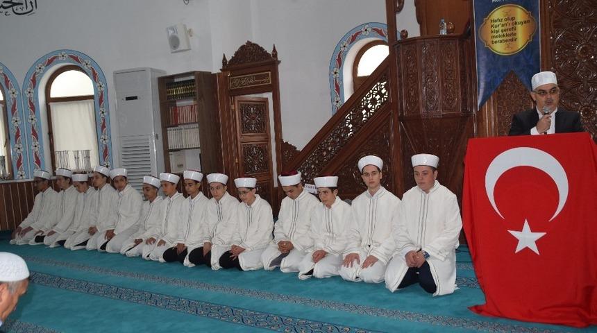 Mustafakemalpaşa&rsquo;da hafızlık icazet t&ouml;reni