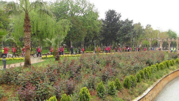 Egzoz dumana dikkat çekmek için pedal çevirdiler G5