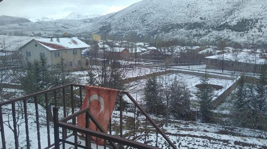 Şıhlı mahallesi beyaza b&uuml;r&uuml;nd&uuml;