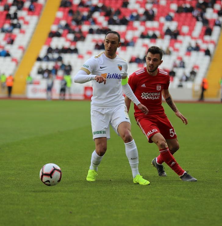 Kayserispor'da Umut Bulut sezonu kapattı G3
