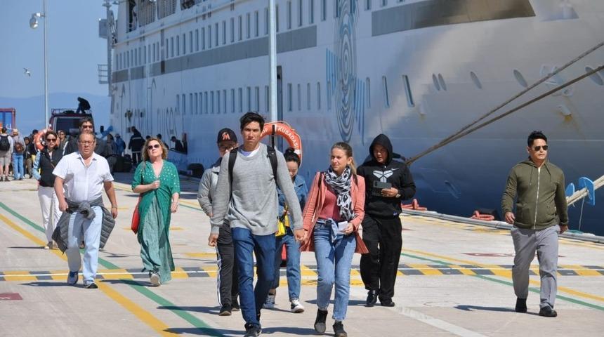 Celestyal Crystal Kuşadası&rsquo;na İlk Seferini Ger&ccedil;ekleştirdi