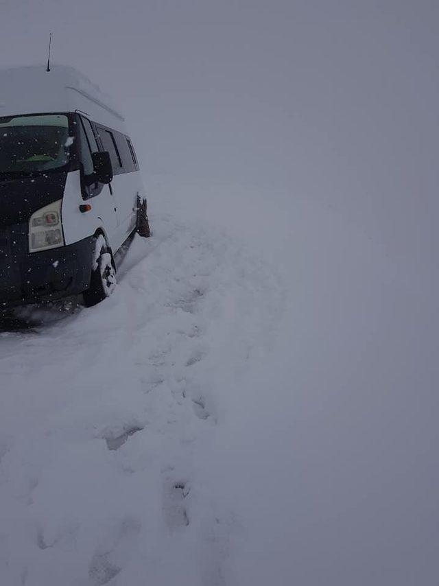 Sason’da kar yağışı nedeni ile köy yolları ulaşıma kapandı