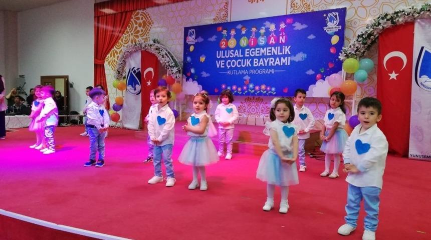 Yunusemreli &ccedil;ocuklar 23 Nisan&rsquo;ı kutladı