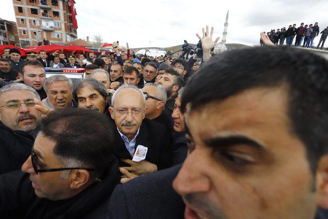 Kılıçdaroğlu'na şehit cenazesinde saldırı (3)