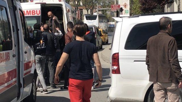 İstanbul&rsquo;da otomobilin yıkayan adama l&uuml;ks cip &ccedil;arptı: 2 yaralı 1