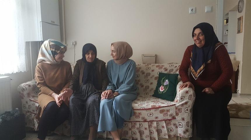 Şehit annesi: &ldquo;Sizler de benim evlatlarımsınız&rdquo;