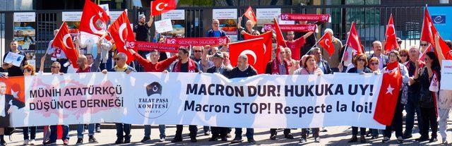 Macron’un ‘24 Nisan’ kararı, AİHM önünde protesto edildi