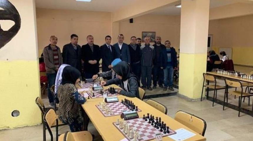 Mazıdağı’nda satranç turnuvası heyecanı