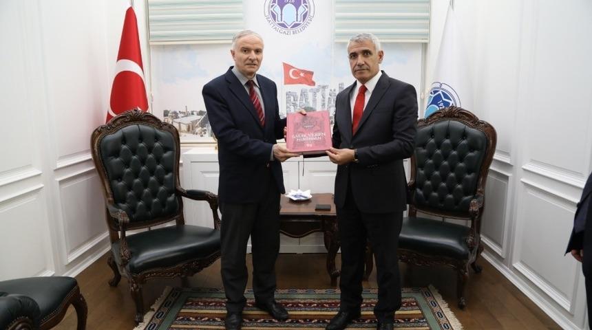 BİK M&uuml;d&uuml;r&uuml; Abacı&rsquo;dan G&uuml;der&rsquo;e ziyaret