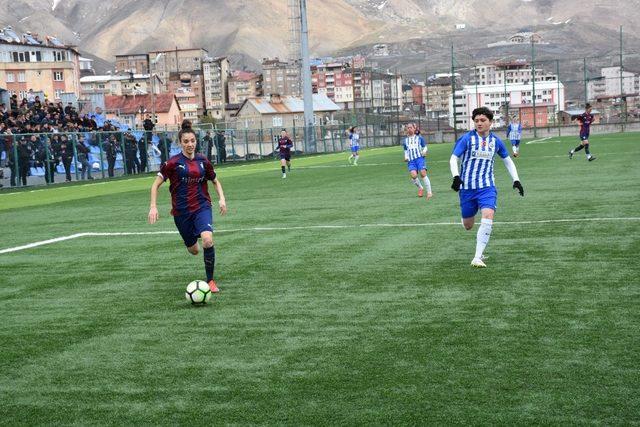 Hakkarigücü Spor rakibi ile 2-2 berabere kaldı