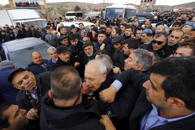 Kılıçdaroğlu'na, şehit cenazesinde saldırı- Yeniden