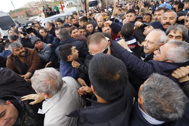 Kılıçdaroğlu'na, şehit cenazesinde saldırı- Yeniden (2)