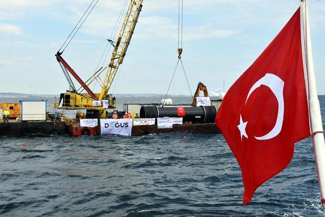 Trakya'yı kirlilikten kurtaracak projede, Marmara Denizi'ne son boru indirildi